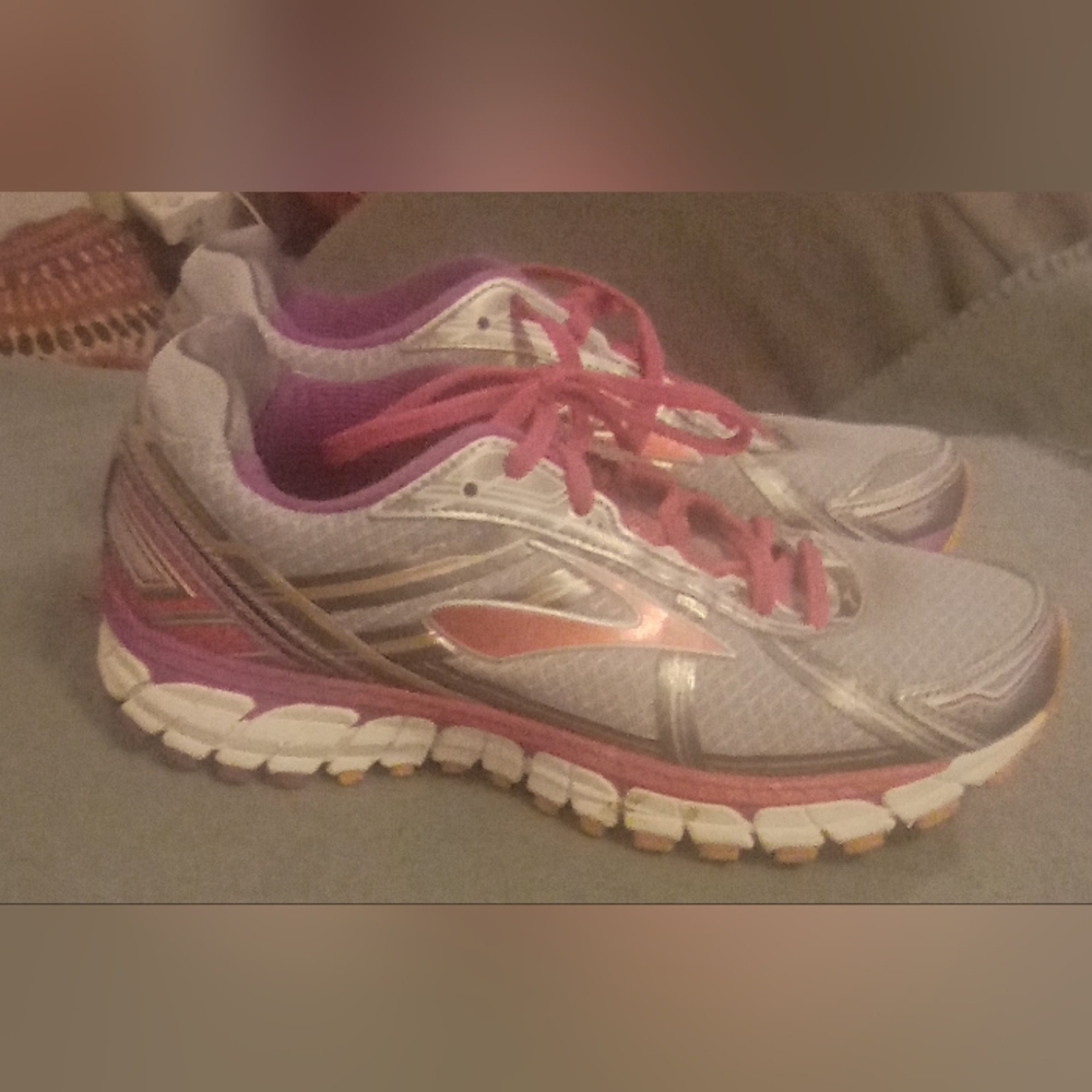 Brooks Running Shoes Size 9 for Women